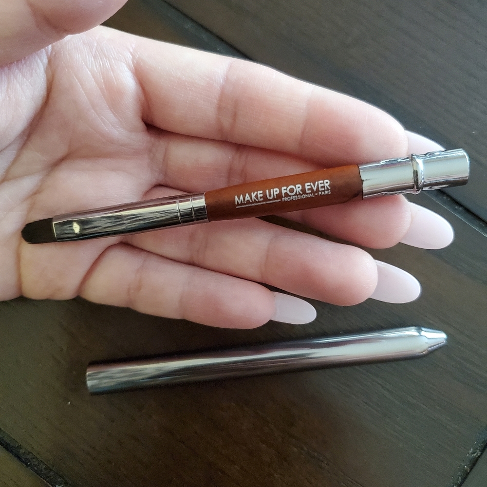 MAKE UP FOR EVER 304 Lip Brush